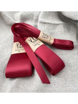 Vistorp Satinband - Mörkröd 1,5cm/5cm 7m långt